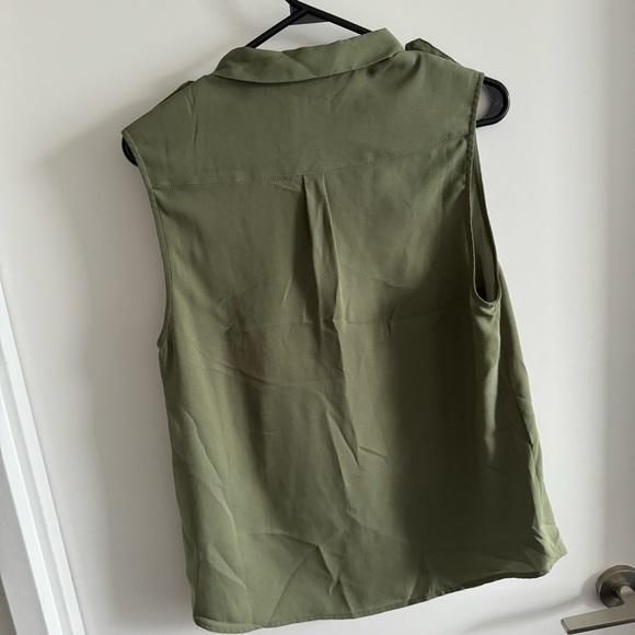 Guess Blouse - Picture 2 of 6